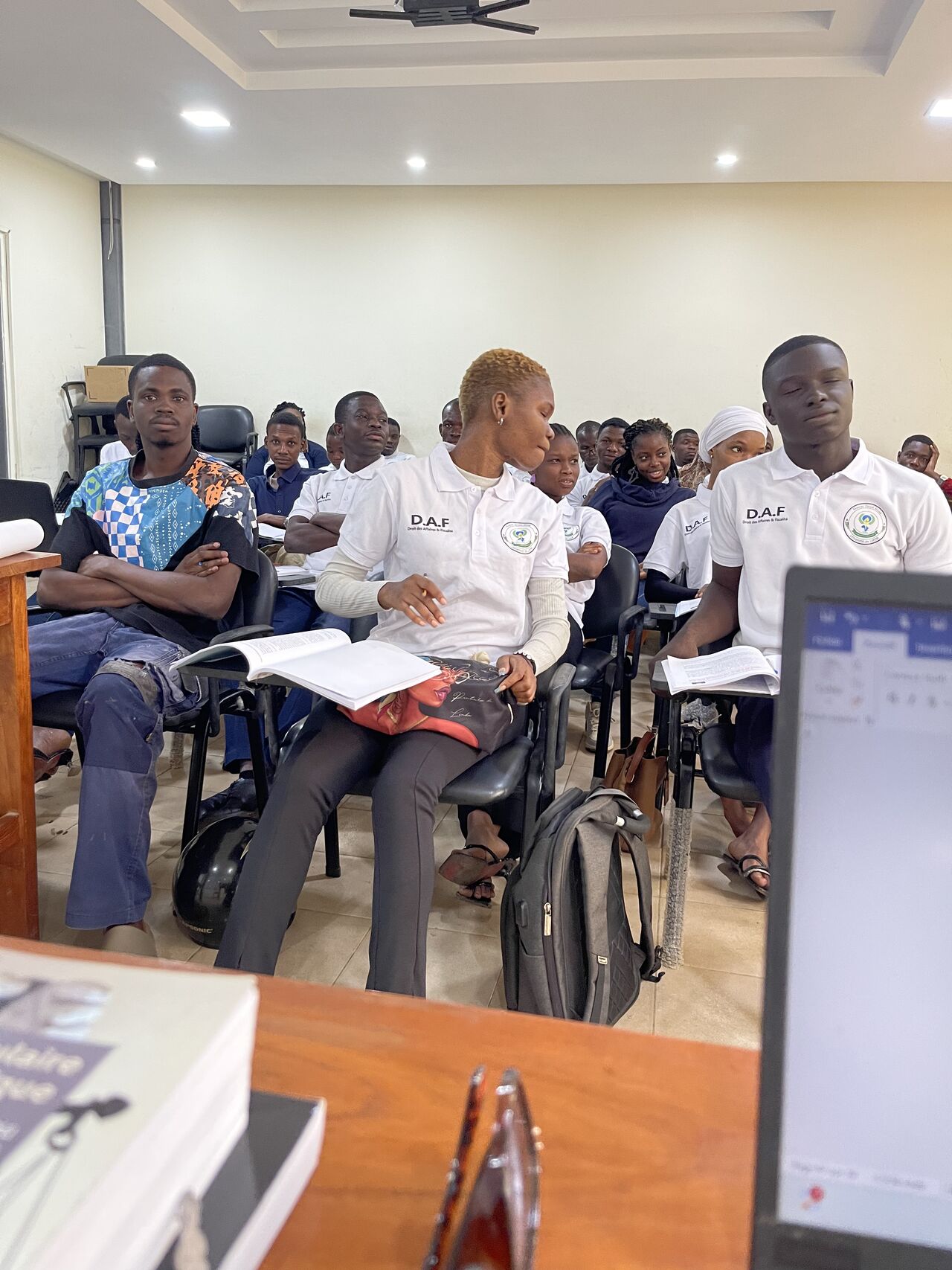 Premier cours universitaire à Lomé – Droit approfondi des Transports | Maître Robert ZANE