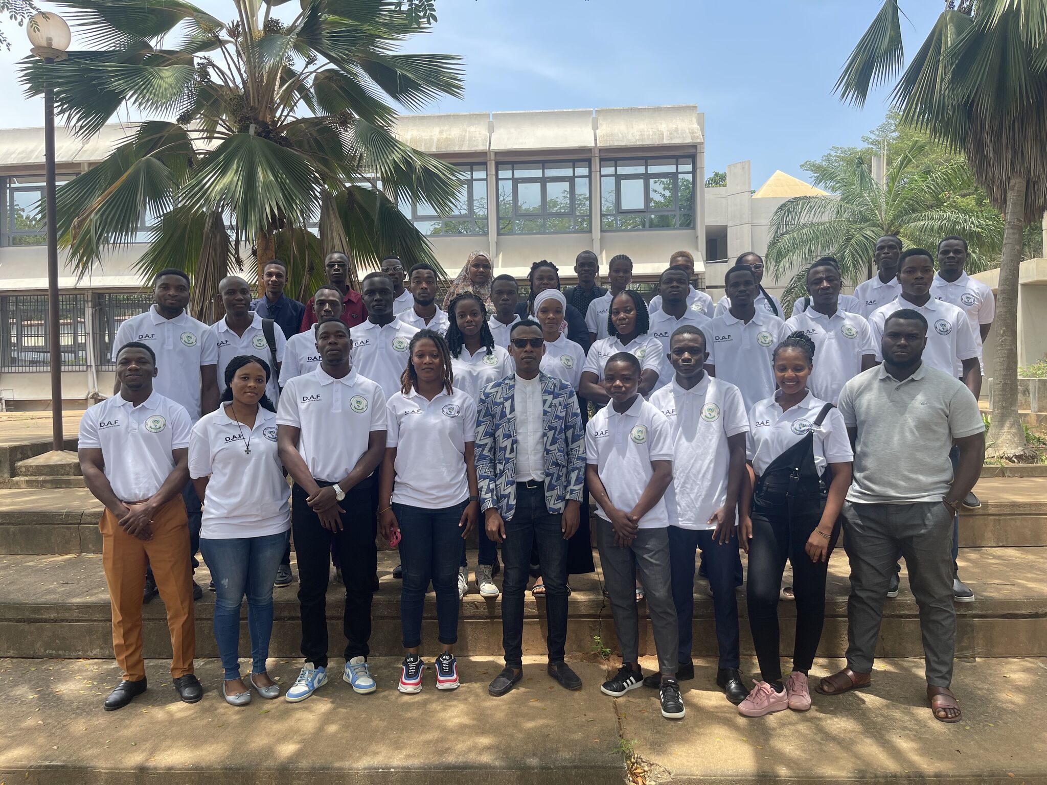 Premier cours universitaire à Lomé – Droit approfondi des Transports | Maître Robert ZANE